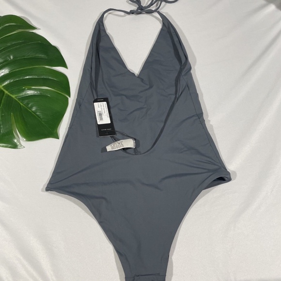 NEW Tavik [ XS ] Chase Deep V-Neck‎ One-Piece Swimsuit in Turbulence Grey - Picture 5 of 11